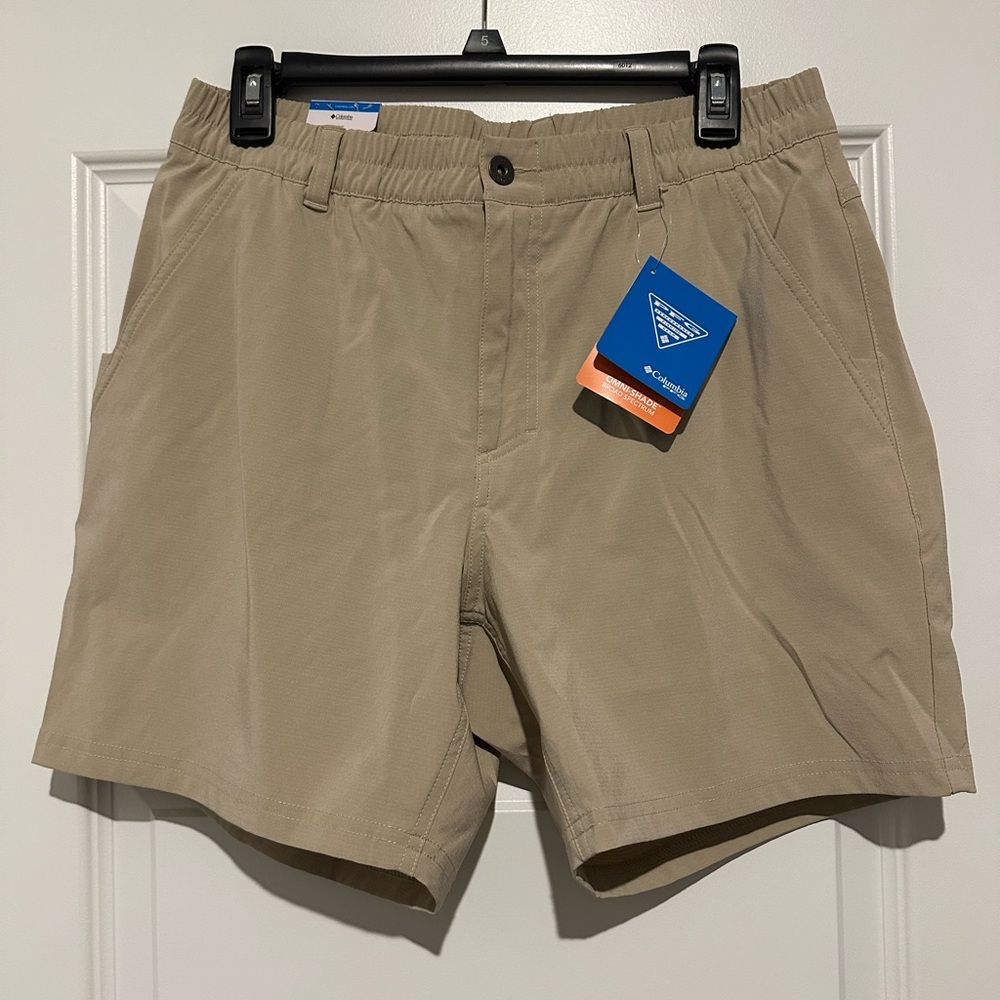 NWT Columbia Men's Khaki Flat Front Shorts